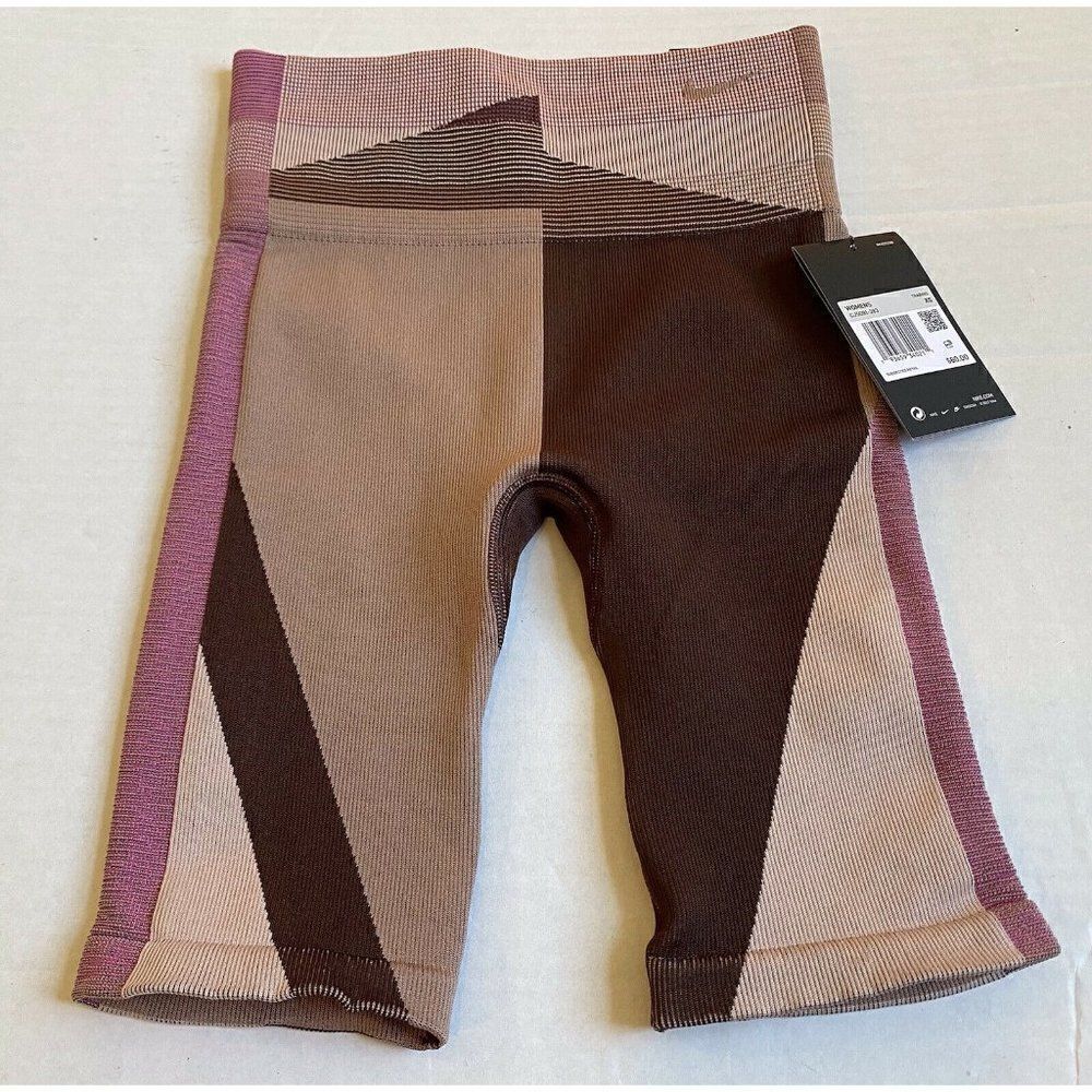 Nike‎ Icon Clash Sculpt Seamless 8" Bike Shorts XS